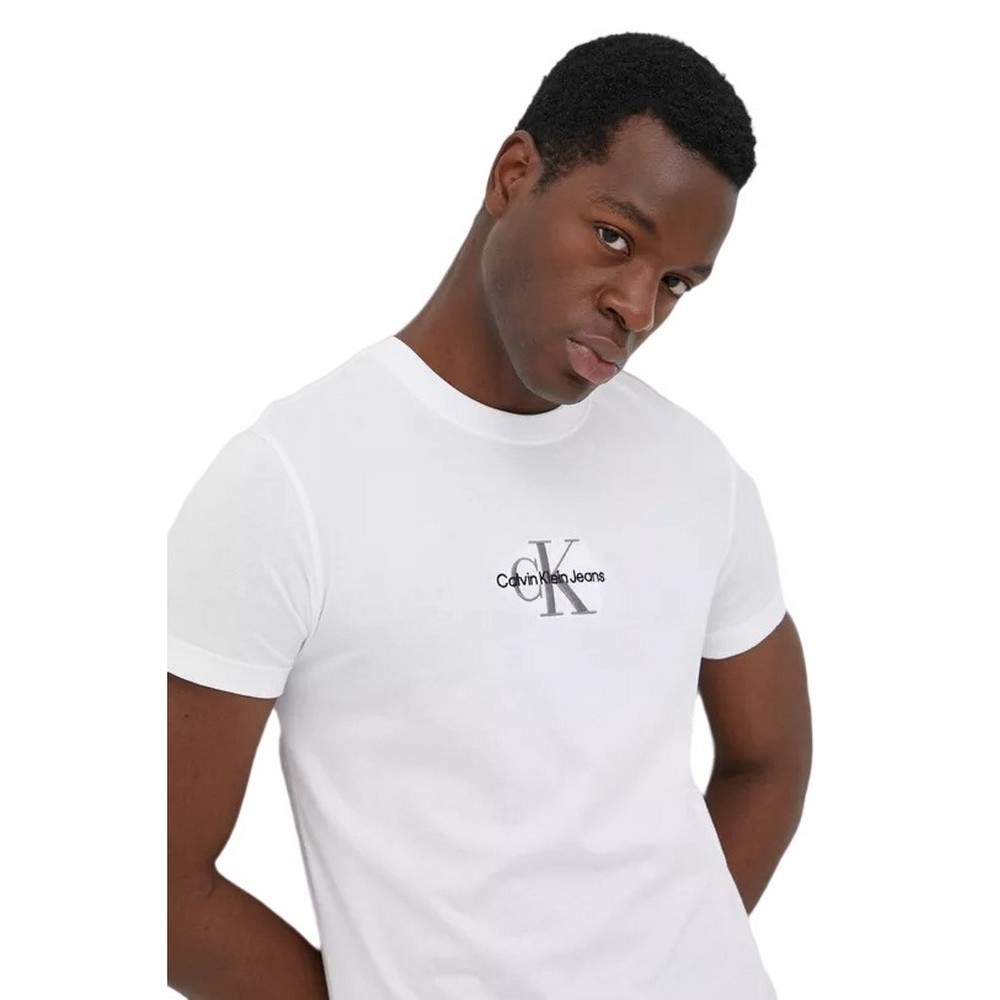 Calvin klein monogram logo 2025 t shirt